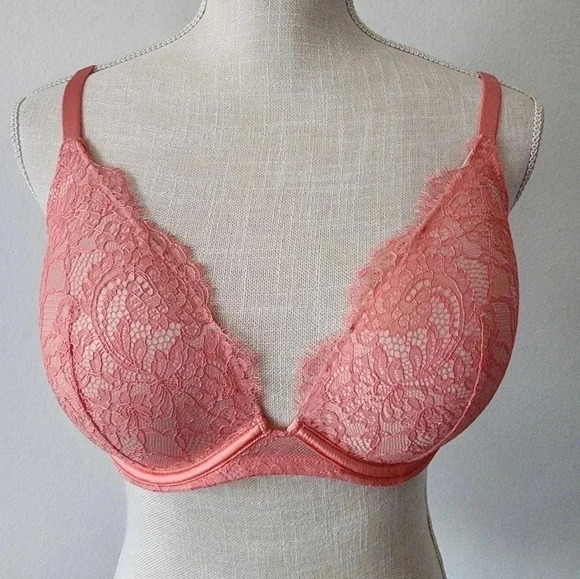 Victoria's Secret Very Sexy Lightly Lined Plunge Bra 34DD - Picture 2 of 10